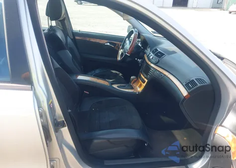 2008 Mercedes-Benz E 350 4Matic z USA, uszkodzony, nr VIN WDBUF87X68B269412